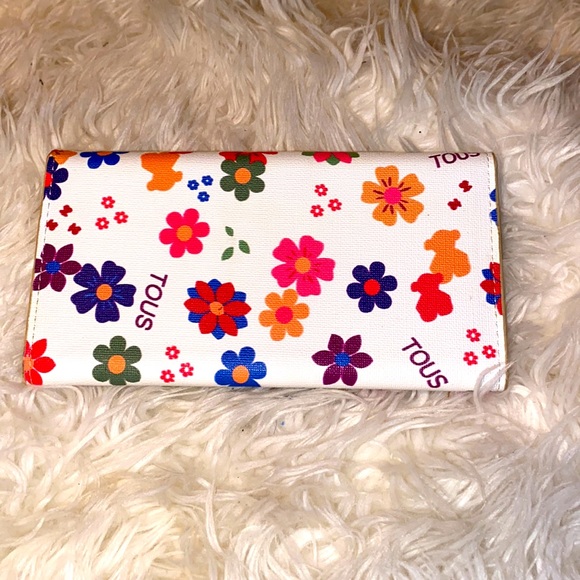 TOUS TRIFOLD MULTICOLORED FLOWER LEATHER WALLET - Picture 2 of 3